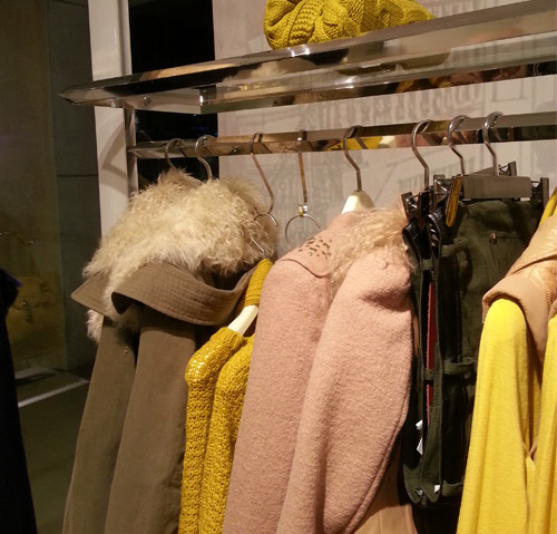 贵州不锈钢服装展示架